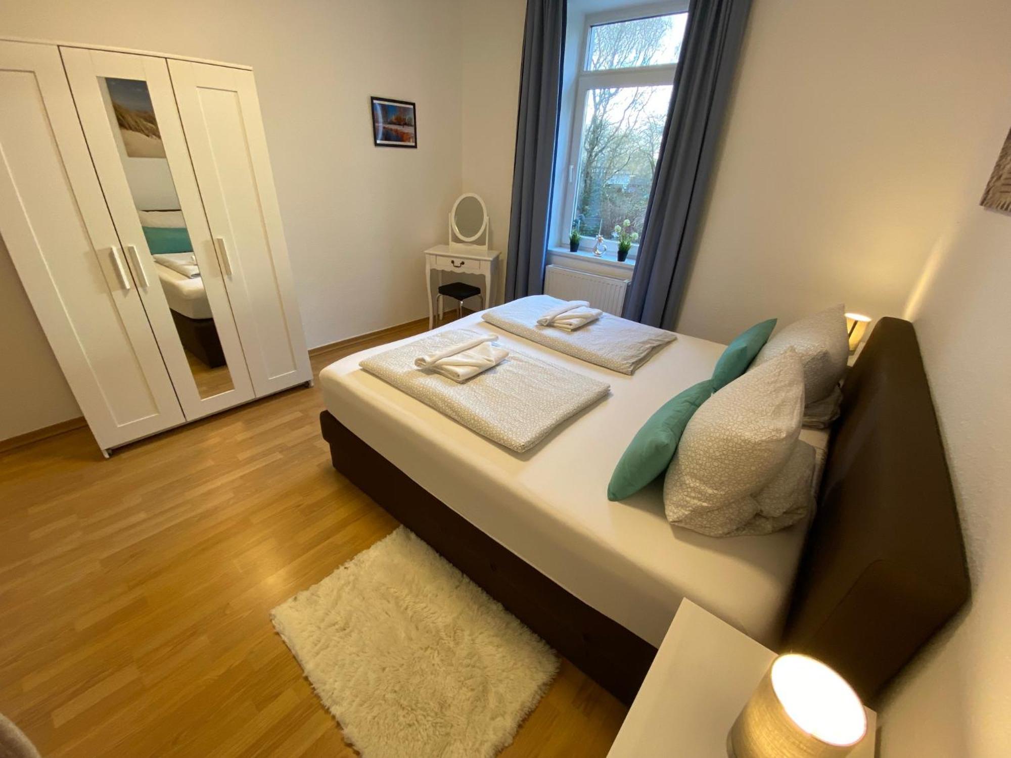 Zur Schleuse - Ferienwohnung Bis 6 Personen Mit Gem Garten Rostock Exterior photo